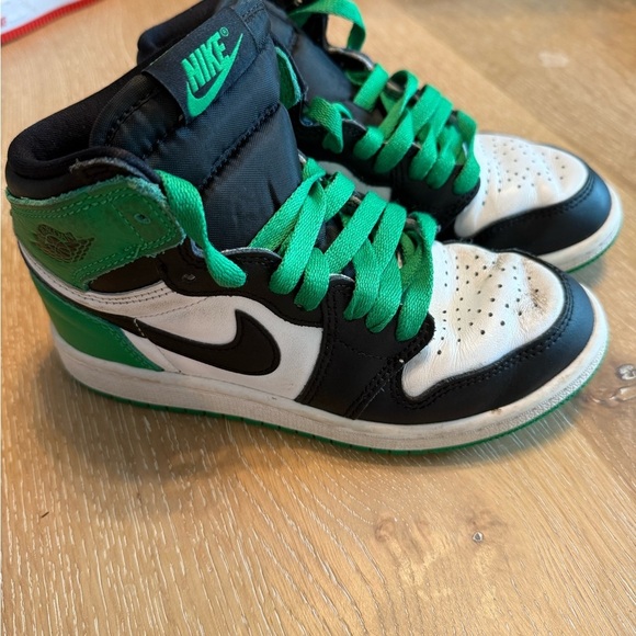Nike Kids Black and Green Jordans - Picture 5 of 5